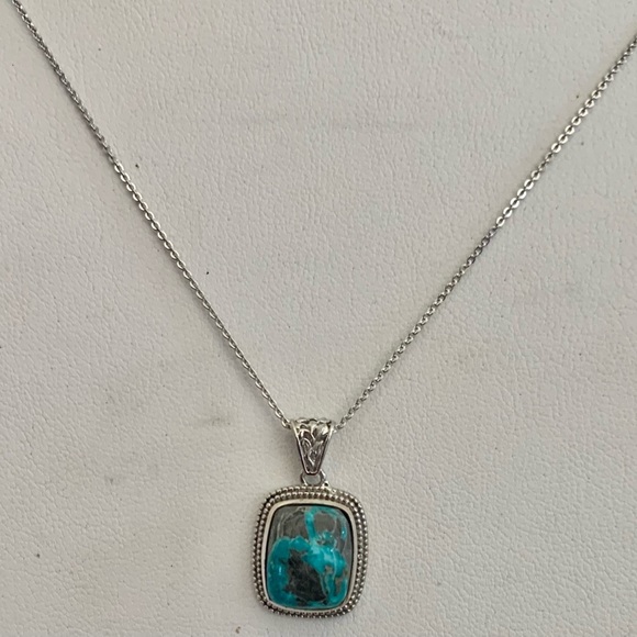 Sierra Nevada Turquoise Solitaire Pendant Necklace 20 Inches in Sterling - Picture 13 of 14